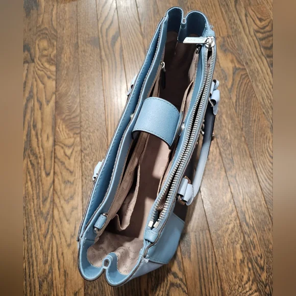 Michael Kors Purse - Picture 4 of 9